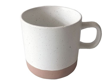 Wholesale ceramic embossed mugs european honeycomb mugs with wooden handle lovers coffee cups