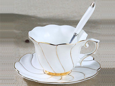 Cheap fine bone china coffee mug and saucer European black tea cups with golden rim