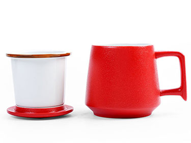 Cheap plain red ceramic tea mugs with tea filter and lid china manufacturers